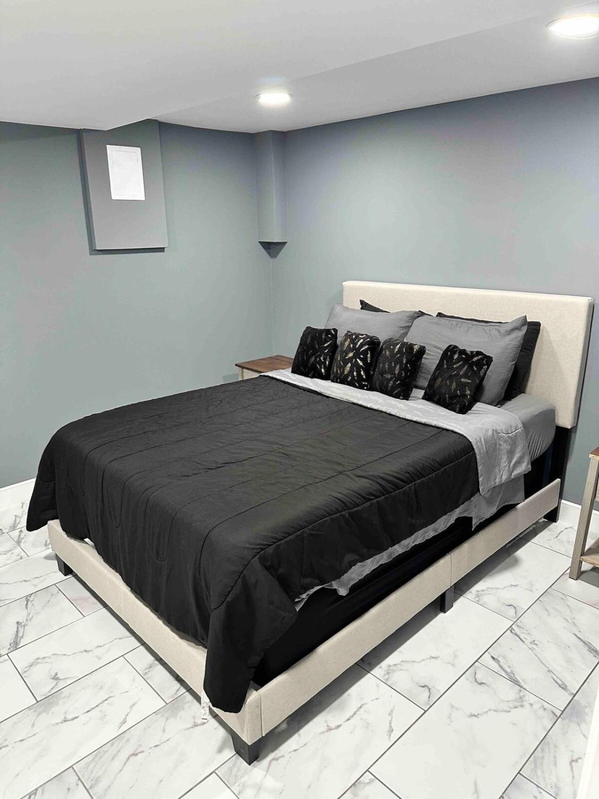 Lovely Basement 1-Bedroom With Free Parking ワシントン エクステリア 写真